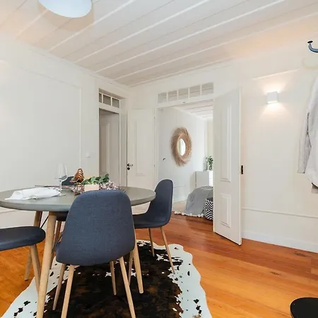 Stunning & Modern 2 Bedroom In Chiado *
