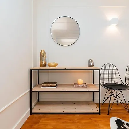 Daire Stunning & Modern 2 Bedroom In Chiado