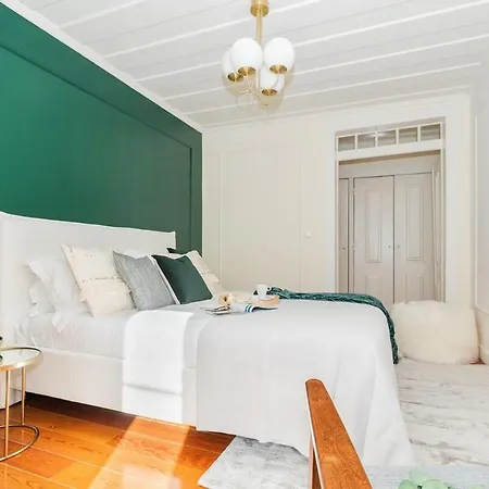 Stunning & Modern 2 Bedroom In Chiado * Lisbon