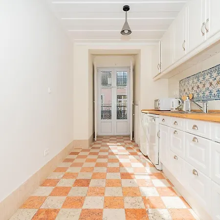 Apartment Stunning & Modern 2 Bedroom In Chiado