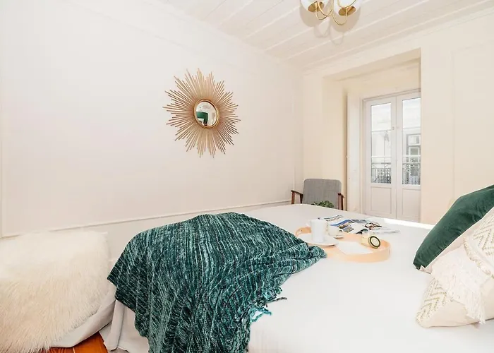 Stunning & Modern 2 Bedroom In Chiado