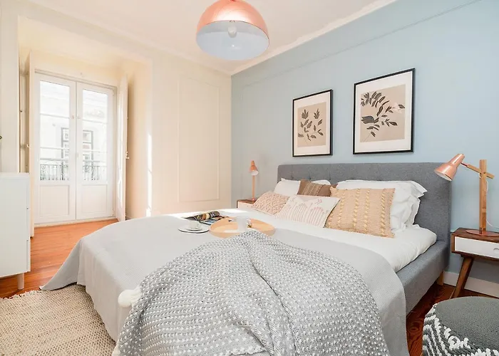 Stunning & Modern 2 Bedroom In Chiado * Lisboa
